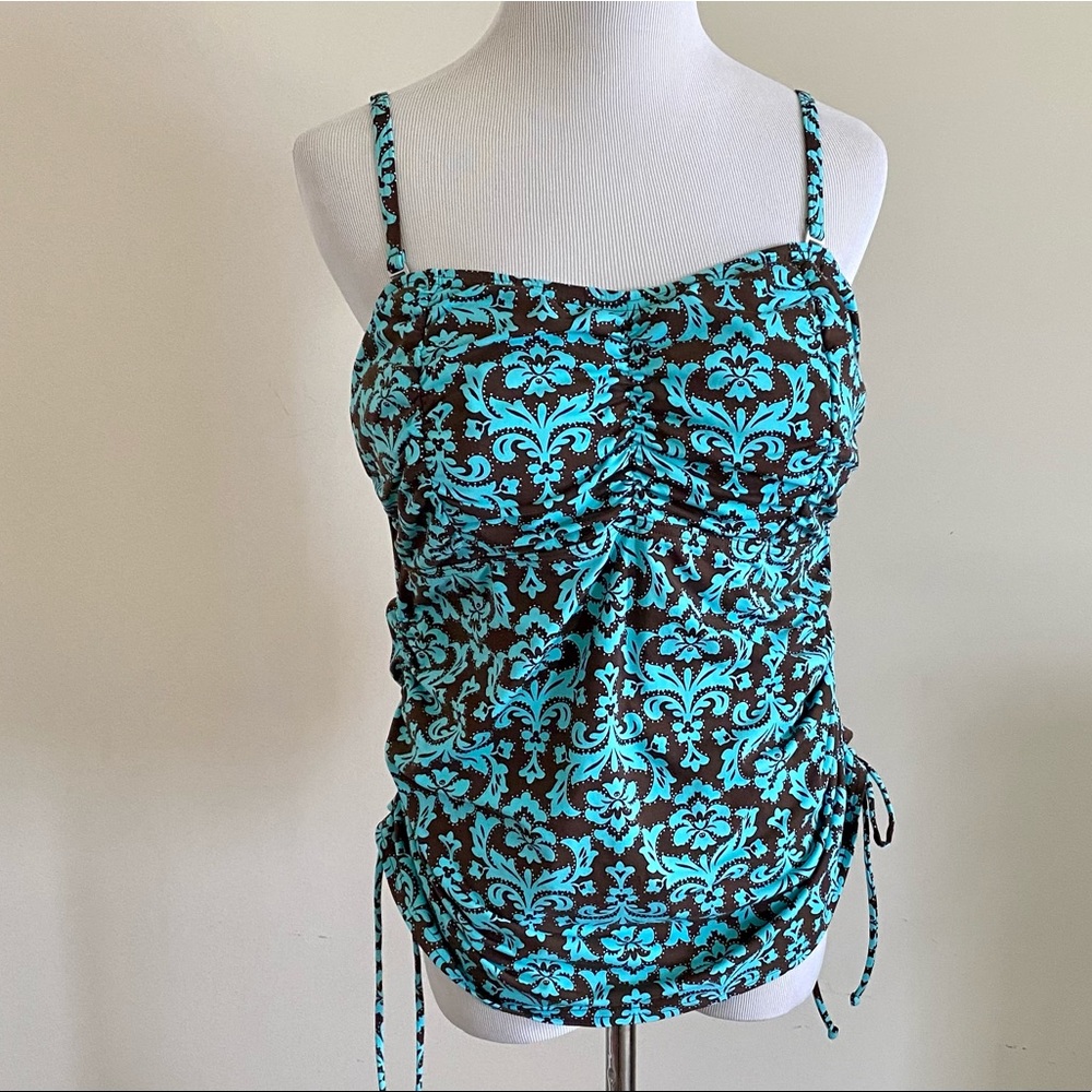 🏄🏼‍♀️ Lands End shirred tankini top w/ built in bra - size 12